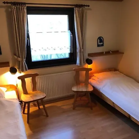 D4 Haus In Eckwarderhoerne Mit Terrasse Und Garten بوتجادينغين